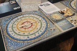 画像ギャラリー No.036のサムネイル画像 / ［SPIEL’15］初披露のボードゲームがずらりと並んだ新作発表会をレポート。「MEGA CIVILIZATION」など，1000を超えるタイトルが集結