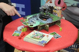 画像ギャラリー No.043のサムネイル画像 / ［SPIEL’15］初披露のボードゲームがずらりと並んだ新作発表会をレポート。「MEGA CIVILIZATION」など，1000を超えるタイトルが集結