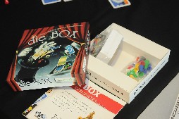 画像ギャラリー No.062のサムネイル画像 / ［SPIEL’15］初披露のボードゲームがずらりと並んだ新作発表会をレポート。「MEGA CIVILIZATION」など，1000を超えるタイトルが集結