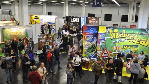 画像ギャラリー No.001のサムネイル画像 / ［SPIEL’16］開催直前，新作ボードゲームカタログ展示会レポート（その1）。脱出ゲーム，マルティン・ルター，あとなぜか火星が大人気？