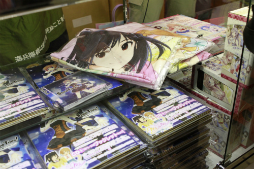画像ギャラリー No.014のサムネイル画像 / 「コミックマーケット80」がいよいよ開幕。PSP「まどか☆マギカ」のパッケージやパチスロ版「ToHeart2」も見られた夏コミ初日の企業ブースをレポート