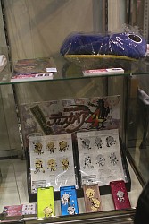 画像ギャラリー No.034のサムネイル画像 / 「コミックマーケット80」がいよいよ開幕。PSP「まどか☆マギカ」のパッケージやパチスロ版「ToHeart2」も見られた夏コミ初日の企業ブースをレポート
