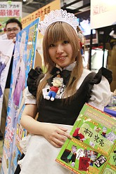 画像ギャラリー No.079のサムネイル画像 / 「コミックマーケット80」がいよいよ開幕。PSP「まどか☆マギカ」のパッケージやパチスロ版「ToHeart2」も見られた夏コミ初日の企業ブースをレポート