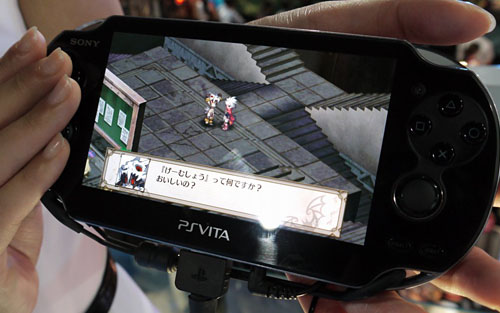 画像ギャラリー No.007のサムネイル画像 / ［TGS 2011］「魔界戦記ディスガイア3 Return」がPS Vitaでどれだけ快適に遊べるのかチェックしてきた。TGSデモ専用の武器やセリフにも注目