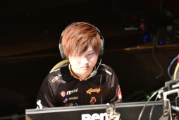 画像ギャラリー No.006のサムネイル画像 / 強豪2チームによる「CS:GO」頂上決戦。e-Sportsへの新たな取り組みも発表された「JCG Premier 2015 Summer Season Final」決勝戦レポート