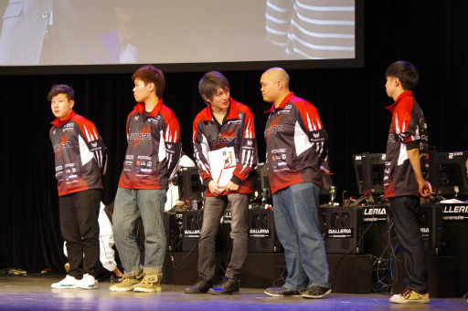 画像ギャラリー No.006のサムネイル画像 / 「第2回 日本eスポーツ選手権大会」フォトレポート。「CS：GO」「DOA5」「FIFA 17」「Overwatch」「GGXrdR」の5部門で熱戦が展開