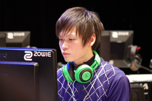 画像ギャラリー No.026のサムネイル画像 / 「第2回 日本eスポーツ選手権大会」フォトレポート。「CS：GO」「DOA5」「FIFA 17」「Overwatch」「GGXrdR」の5部門で熱戦が展開