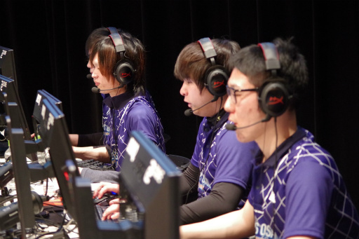 画像ギャラリー No.035のサムネイル画像 / 「第2回 日本eスポーツ選手権大会」フォトレポート。「CS：GO」「DOA5」「FIFA 17」「Overwatch」「GGXrdR」の5部門で熱戦が展開