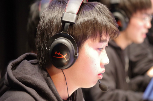 画像ギャラリー No.038のサムネイル画像 / 「第2回 日本eスポーツ選手権大会」フォトレポート。「CS：GO」「DOA5」「FIFA 17」「Overwatch」「GGXrdR」の5部門で熱戦が展開