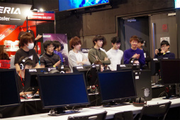 画像ギャラリー No.076のサムネイル画像 / 「第2回 日本eスポーツ選手権大会」フォトレポート。「CS：GO」「DOA5」「FIFA 17」「Overwatch」「GGXrdR」の5部門で熱戦が展開