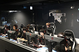 画像ギャラリー No.008のサムネイル画像 / 「CS:GO」の日本代表クランを決定する「GALLERIA GAMEMASTER CUP 2018」の決勝大会が開催。IgnisとSCARZが接戦を繰り広げる