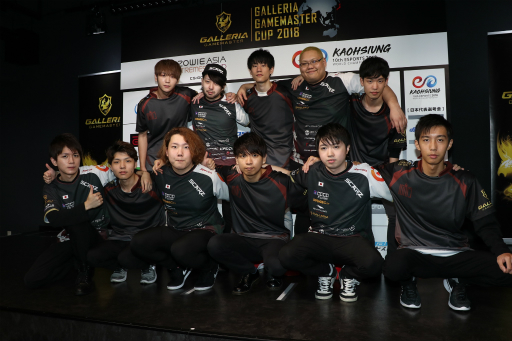 画像ギャラリー No.019のサムネイル画像 / 「CS:GO」の日本代表クランを決定する「GALLERIA GAMEMASTER CUP 2018」の決勝大会が開催。IgnisとSCARZが接戦を繰り広げる