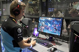 画像ギャラリー No.017のサムネイル画像 / 最高峰のeスポーツ環境に圧倒。「CS:GO」の国際大会「Intel Extreme Masters」観戦レポート