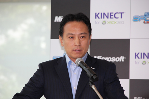 画像ギャラリー No.003のサムネイル画像 / 「Kinect スポーツ: シーズン2」の発売記念イベントに次長課長 河本さん,藤本美貴さん,小倉優子さんが登場。Kinectでの操作に大興奮!?