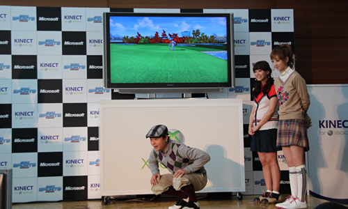 画像ギャラリー No.016のサムネイル画像 / 「Kinect スポーツ: シーズン2」の発売記念イベントに次長課長 河本さん,藤本美貴さん,小倉優子さんが登場。Kinectでの操作に大興奮!?