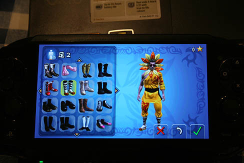 画像ギャラリー No.014のサムネイル画像 / PlayStation Vita向け格闘アクション「リアリティーファイター」，2012年2月23日に発売。拡張現実の世界で，ヒーローになろう