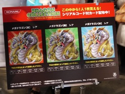 画像ギャラリー No.004のサムネイル画像 / ［TGS 2011］GREEの巨大ブースに老若男女を問わず，人々が押し寄せる。「ドラゴンコレクション」のシリアルコード配布には長蛇の列