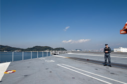 画像ギャラリー No.011のサムネイル画像 / 米海軍の原子力空母「ロナルド・レーガン」一般公開レポート