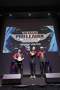 画像ギャラリー No.001のサムネイル画像 / Tradz，「BEMANI PRO LEAGUE -SEASON 2- SOUND VOLTEX」で優勝