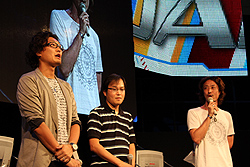 画像ギャラリー No.002のサムネイル画像 / ［TGS 2011］「機動戦士ガンダム EXTREME VS.」と「SDガンダム Gジェネレーション 3D」をお披露目するステージに古谷 徹氏と喜屋武ちあきさんが登場