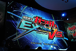 画像ギャラリー No.006のサムネイル画像 / ［TGS 2011］「機動戦士ガンダム EXTREME VS.」と「SDガンダム Gジェネレーション 3D」をお披露目するステージに古谷 徹氏と喜屋武ちあきさんが登場