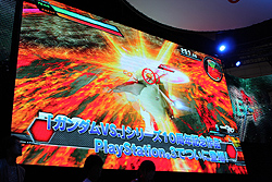 画像ギャラリー No.007のサムネイル画像 / ［TGS 2011］「機動戦士ガンダム EXTREME VS.」と「SDガンダム Gジェネレーション 3D」をお披露目するステージに古谷 徹氏と喜屋武ちあきさんが登場