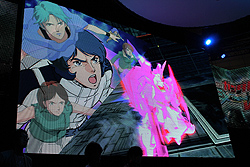 画像ギャラリー No.008のサムネイル画像 / ［TGS 2011］「機動戦士ガンダム EXTREME VS.」と「SDガンダム Gジェネレーション 3D」をお披露目するステージに古谷 徹氏と喜屋武ちあきさんが登場