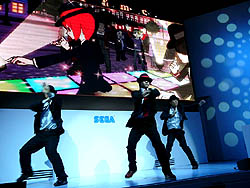 画像ギャラリー No.001のサムネイル画像 / ［TGS 2011］女優の剛力彩芽さんが声優デビュー！　セガの新作リズムアドベンチャー「リズム怪盗R 皇帝ナポレオンの遺産」のステージイベントをレポート