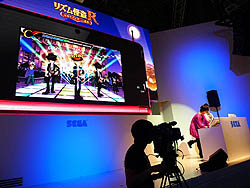 画像ギャラリー No.007のサムネイル画像 / ［TGS 2011］女優の剛力彩芽さんが声優デビュー！　セガの新作リズムアドベンチャー「リズム怪盗R 皇帝ナポレオンの遺産」のステージイベントをレポート