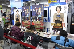画像ギャラリー No.019のサムネイル画像 / 東国原英夫さんのイチ押しリズムはAKB48? 「リズム怪盗R 皇帝ナポレオンの遺産」宣伝担当として実施された握手会と合同インタビューをレポート
