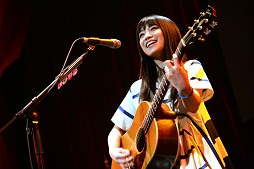 画像ギャラリー No.015のサムネイル画像 / 「リズム怪盗R BAND」とmiwaさんがゲーム内の楽曲を生演奏。「リズム怪盗R × miwa プレミアムイベント」の模様をレポート