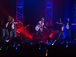 画像ギャラリー No.005のサムネイル画像 / 「PERSONA MUSIC FES 2013〜in日本武道館」をレポート。熱狂のステージに「来年はドーム！」の声も