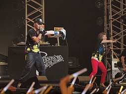 画像ギャラリー No.049のサムネイル画像 / 「PERSONA MUSIC FES 2013〜in日本武道館」をレポート。熱狂のステージに「来年はドーム！」の声も