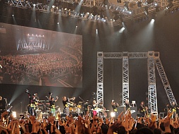 画像ギャラリー No.050のサムネイル画像 / 「PERSONA MUSIC FES 2013〜in日本武道館」をレポート。熱狂のステージに「来年はドーム！」の声も