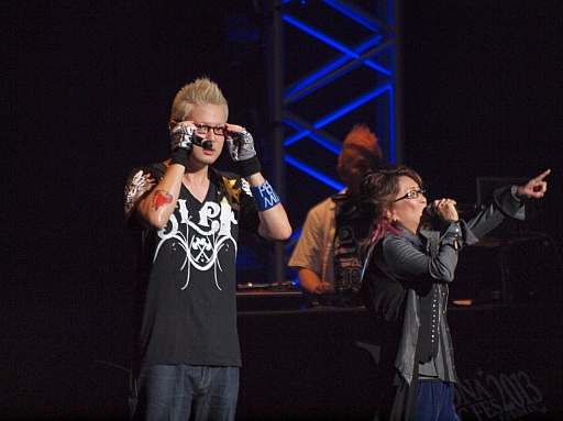 画像ギャラリー No.058のサムネイル画像 / 「PERSONA MUSIC FES 2013〜in日本武道館」をレポート。熱狂のステージに「来年はドーム！」の声も