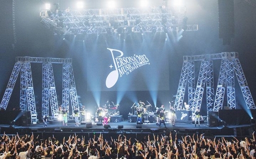 画像ギャラリー No.001のサムネイル画像 / 「PERSONA MUSIC FES 2013」Blu-ray＆DVD発売記念。衣装＆ミニパネル写真展が8月25日から開催