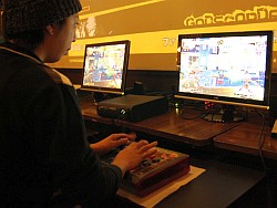 画像ギャラリー No.015のサムネイル画像 / 全国の「P4U」プレイヤーが結集して繰り広げられた珠玉の名勝負。熱気溢れる会場の模様をお届けする「GODSGARDEN＃9」フォトレポート