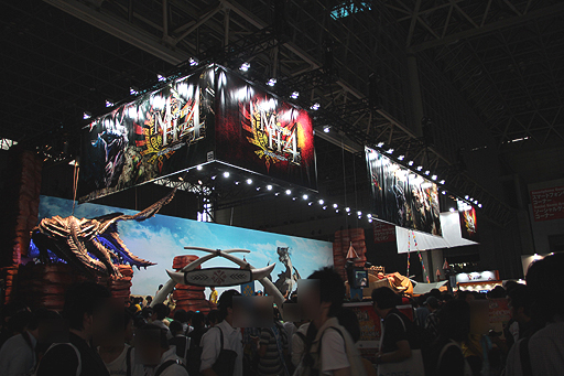画像ギャラリー No.002のサムネイル画像 / ［TGS 2012］「モンスターハンター4」，一般公開日初日の試遊用整理券は開場後30分で配布終了