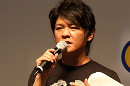 画像ギャラリー No.003のサムネイル画像 / ［TGS 2013］次長課長の井上さんが「モンスターハンター4」の“生狩り”を披露したステージイベントレポート。コラボや公式大会の情報も明らかに