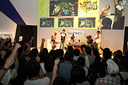 画像ギャラリー No.031のサムネイル画像 / ［TGS 2013］次長課長の井上さんが「モンスターハンター4」の“生狩り”を披露したステージイベントレポート。コラボや公式大会の情報も明らかに
