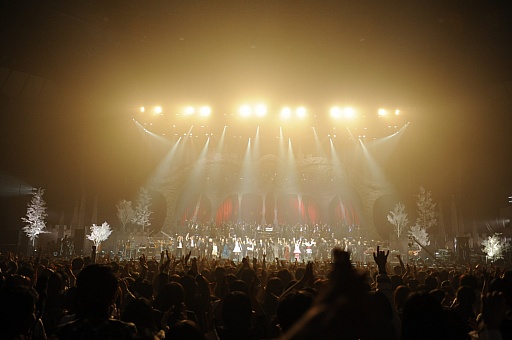 画像ギャラリー No.001のサムネイル画像 / 「BRAVELY DEFAULT」の世界を，Sound HorizonのRevo氏がステージに再現。「Revo Linked BRAVELY DEFAULT Concert」レポート 