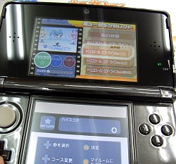 画像ギャラリー No.005のサムネイル画像 / 「初音ミク and Future Stars Project mirai」店頭体験会の模様をレポート。開発スタッフへのインタビューも掲載