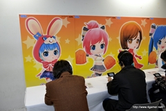 画像ギャラリー No.014のサムネイル画像 / 「初音ミク and Future Stars Project mirai」発売記念。店頭体験会を訪れた大崎プロデューサーと高部ディレクターにインタビューしてきた