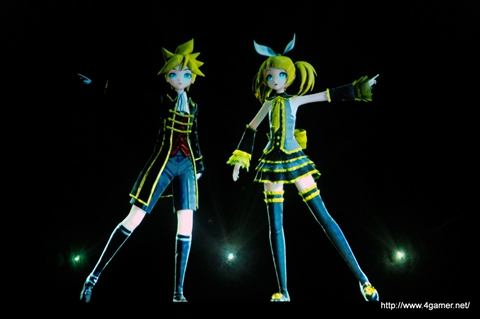 画像ギャラリー No.012のサムネイル画像 / “ミクの日”前夜祭となる,ファン待望の「初音ミクライブパーティー2012(ミクパ♪)」が開催。全34曲の人気楽曲が披露された“ひる”公演をレポート