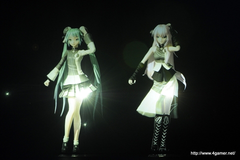画像ギャラリー No.008のサムネイル画像 / 「初音ミクコンサート 最後のミクの日感謝祭」昼の部をレポート。クリプトン・フューチャー・メディア 伊藤博之社長のショートインタビューも掲載