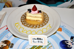 画像ギャラリー No.004のサムネイル画像 / KAITOとMEIKOのメニューが新たに追加。初音ミクの「Project mirai cafe」で開催された新メニュー試食会レポート