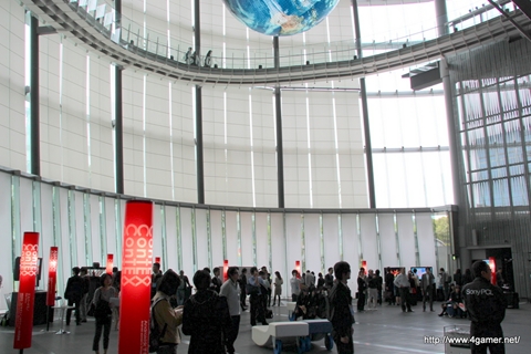画像ギャラリー No.001のサムネイル画像 / 今年は3D立体視とKinectに注目。「DIGITAL CONTENT EXPO 2011」が10月22日まで開催中。国際3Dアワード2011では「FF13」が部門賞を受賞