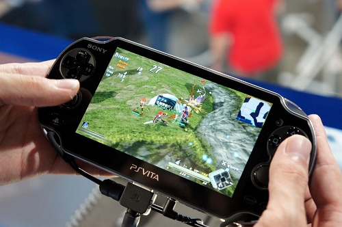 画像ギャラリー No.002のサムネイル画像 / ［TGS 2011］「イース セルセタの樹海」プレイレポート。PS Vitaの特徴を活かした機能が，イースならではのアクションを一層引き立てる
