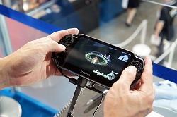 画像ギャラリー No.003のサムネイル画像 / ［TGS 2011］「イース セルセタの樹海」プレイレポート。PS Vitaの特徴を活かした機能が，イースならではのアクションを一層引き立てる