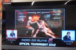 画像ギャラリー No.010のサムネイル画像 / PS Vita版実機デモも初披露。「DEAD OR ALIVE 5」初の公式全国大会,「Official Tournament 2012」レポート